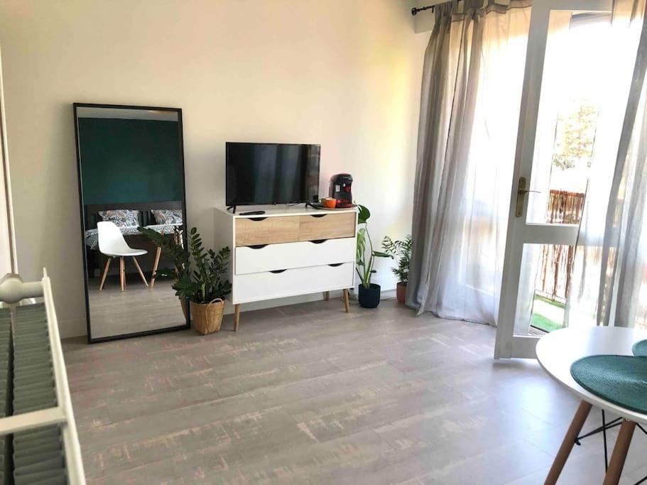 Cozy Studio With Balcony And Free Parking Aix-en-Provence Eksteriør bilde